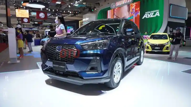 Foto - Oli Daihatsu Laku 2 Juta Liter, Kemasan Baru Jadi Refreshment