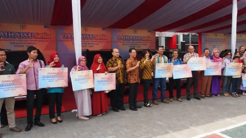 Foto - Daihatsu Rekondisi Gratis 10 Mobil Konsumennya di Cirebon