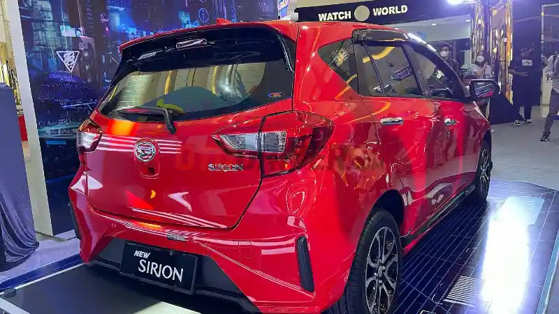 Komparasi - Perbandingan Performa Mesin dan Harga Daihatsu Sirion dengan Brio RS