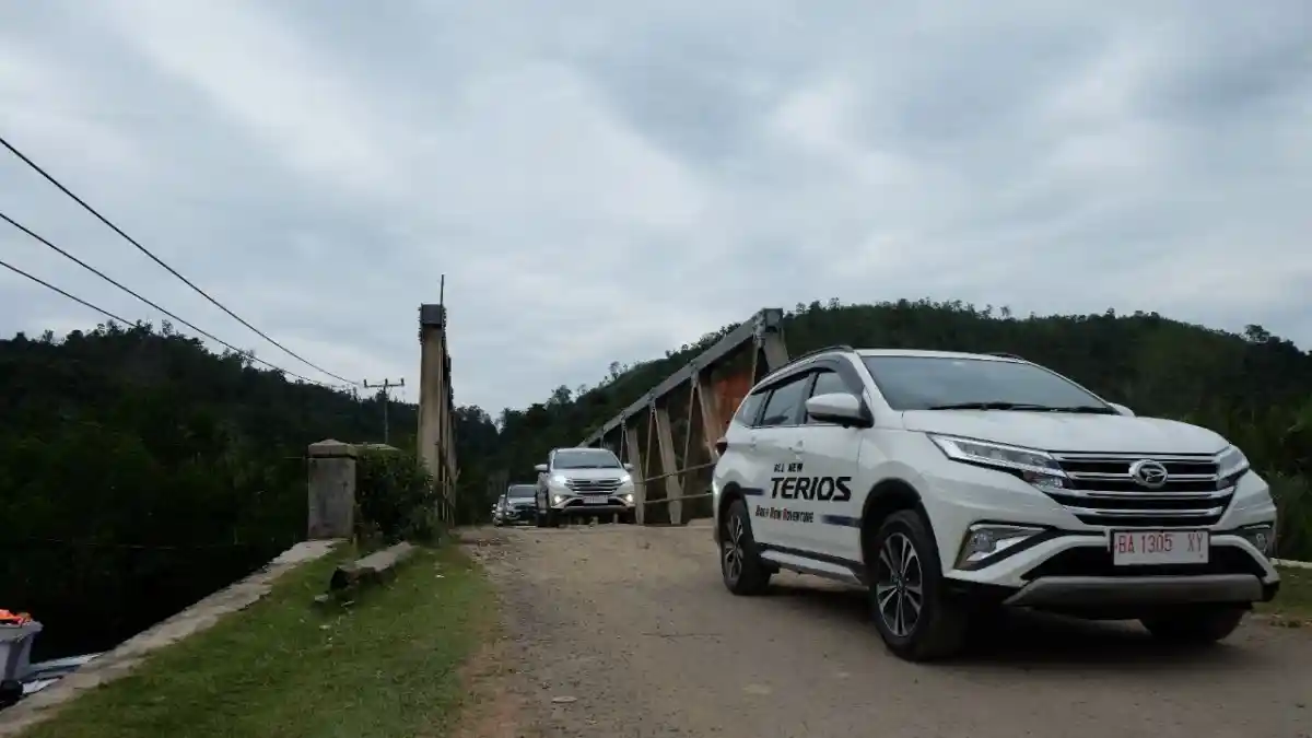 Foto - Ini lah Klaim Kehematan Konsumsi BBM All New Terios Versi Daihatsu