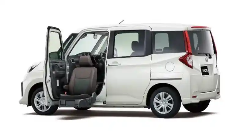 Foto - Daihatsu Resmi Jual Thor Seat Lift, Simak Kehebatannya