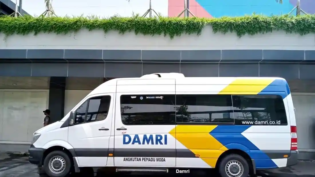 Berita - Damri Uji Coba Rute Bintaro-Bandara Soekarno-Hatta
