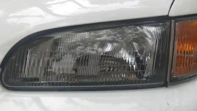 Foto - Hidden Gem, Bengkel Ini Bisa Memperbaiki Mika Lampu Mobil Retro dan Klasik Mulai Rp 300 Ribuan