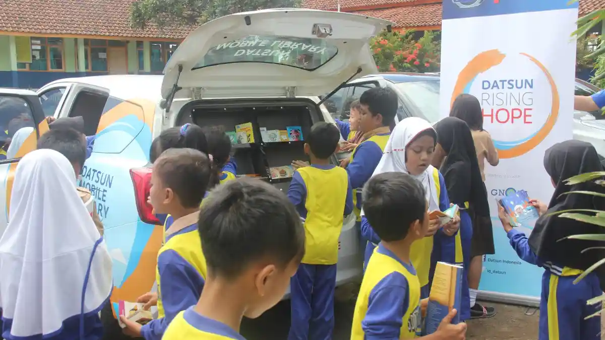 Berita - Datsun Kumpulkan Buku Untuk Didonasikan Kepada Anak-Anak