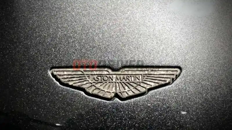 Foto - Sangat Terbatas, Aston Martin DBS Superleggera Muncul di Indonesia