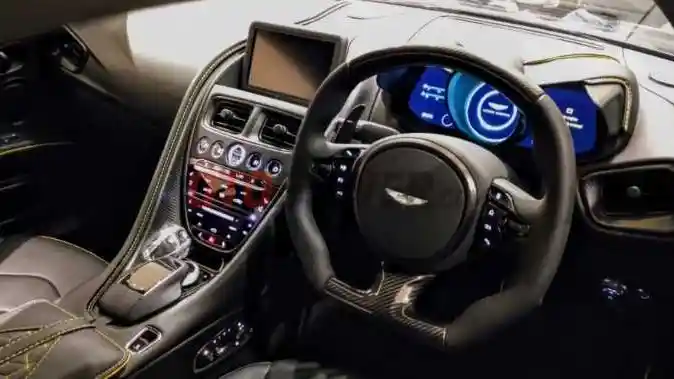 Foto - Sangat Terbatas, Aston Martin DBS Superleggera Muncul di Indonesia
