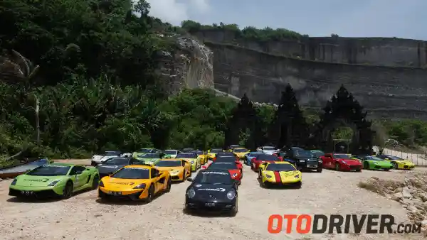 Foto - Dream Club Indonesia Warnai Bali Dengan Beragam Supercar 