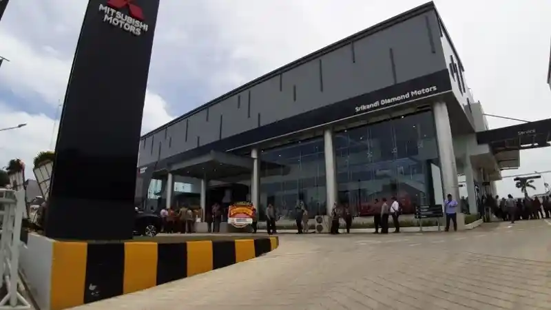 Foto - Mitsubishi Terus Genjot Jumlah Bengkel Khusus Body and Paint