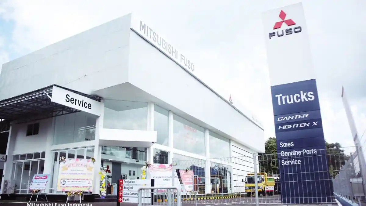 Truk - Mitsubishi Fuso Buka Dealer Megah Di Barito, Kalimantan Tengah