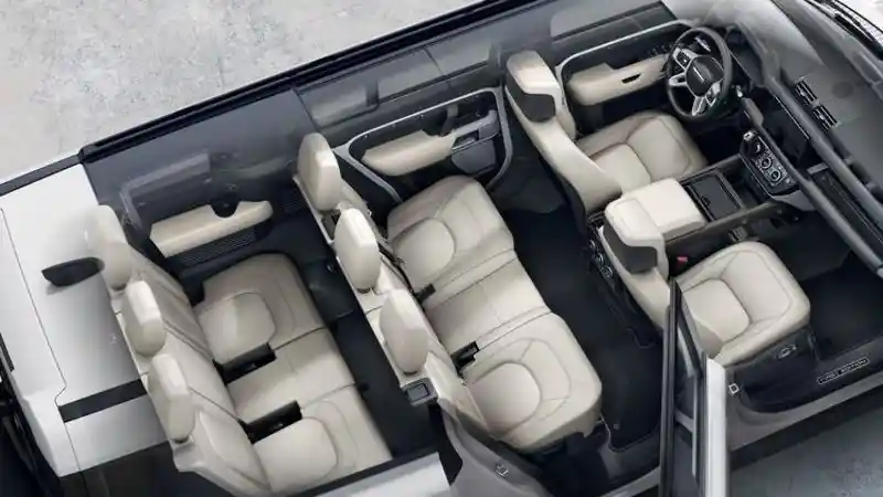 Foto - Land Rover Sodorkan Defender 130, Versi Dengan Bodi Terpanjang 