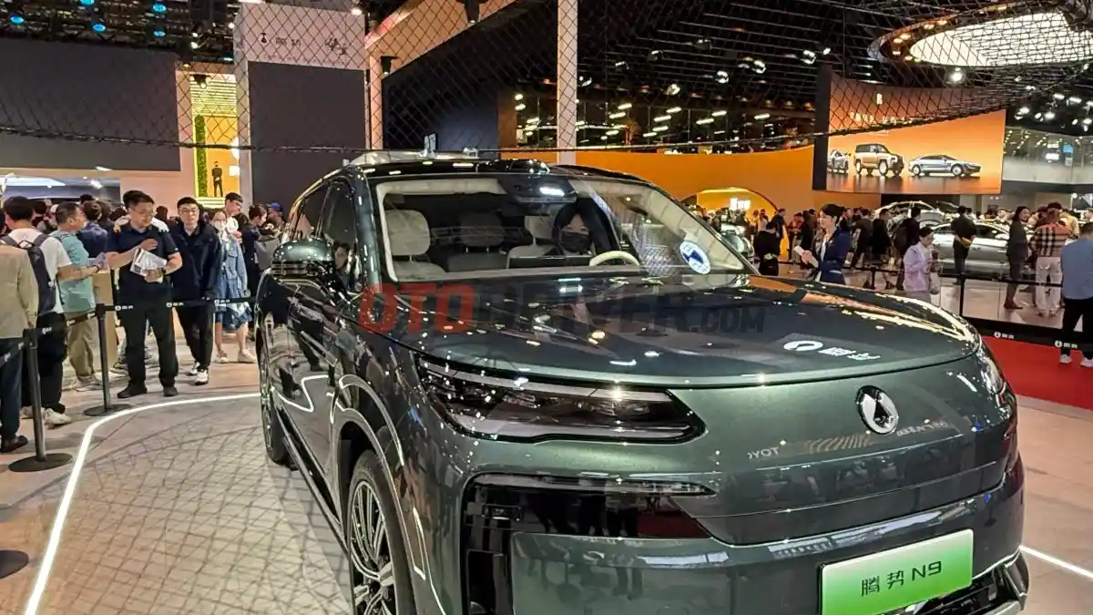 Foto - Denza N9 Siap Hadir Di Indonesia, Lebih Besar Dari Land Cruiser 300 Dan Tank 500