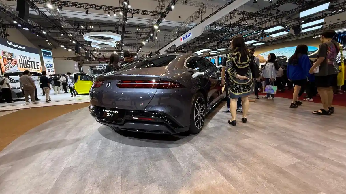 Foto - Denza Z9 Sedan Listrik Premium Dengan Performa Supercar