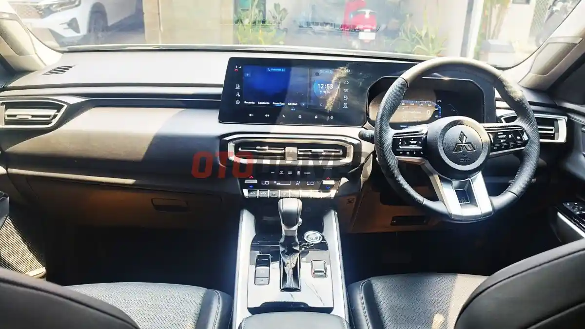 Foto - Mitsubishi Destinator Diuji Jakarta-Palembang PP, Seberapa Nyaman?