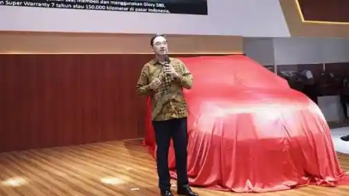 Foto - DFSK Siapkan Model Baru, Bisa Sedan atau Hatchback