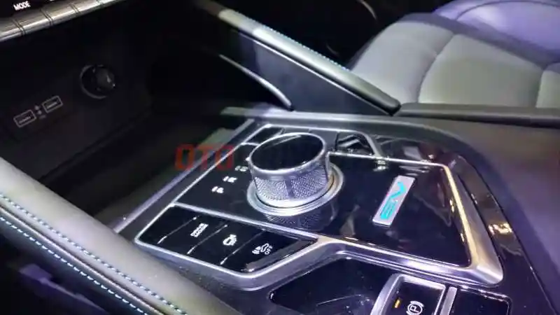 Foto - Mobil Listrik Cina Glory E3 Sudah Siap Dijual di Indonesia, Tapi..