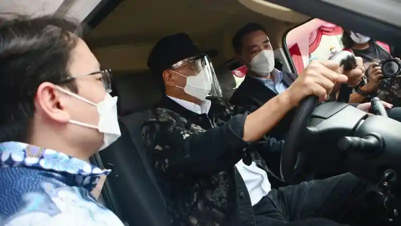 Berita - Menteri Perhubungan Jajal Langsung DFSK Gelora E