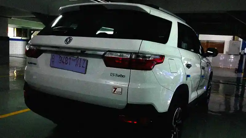 Foto - Bocoran Penampakan DFSK Glory 560 Terkuak!