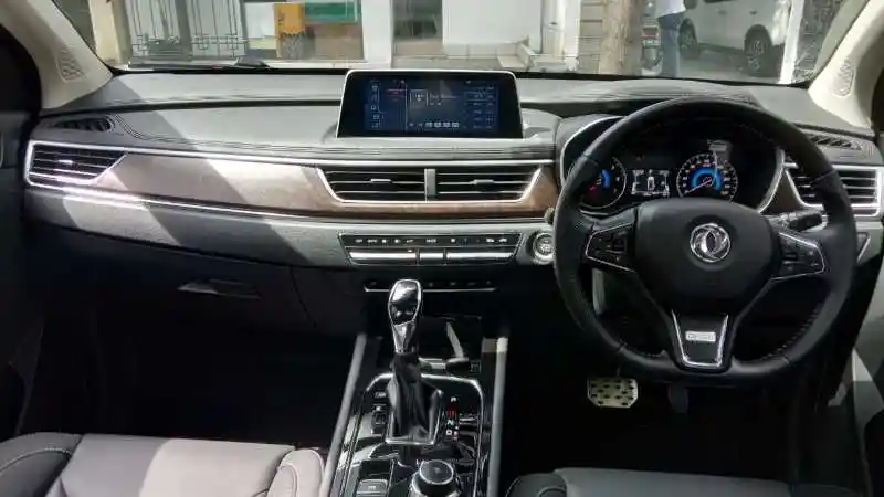 Foto - Menilik Fitur-Fitur SUV Baru DFSK Seharga RP 300 Jutaan