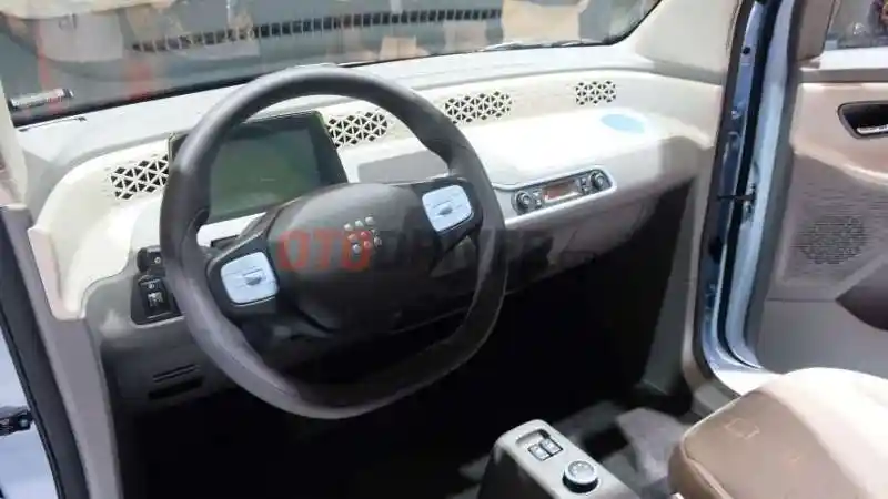 Foto - Sensasi Berkendara Mobil Listrik Mungil DFSK Mini EV 2022, Bisa Drifting