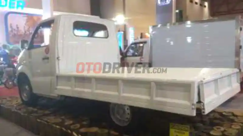 Foto - Perbandingan Spek Suzuki New Carry VS DFSK Super Cab