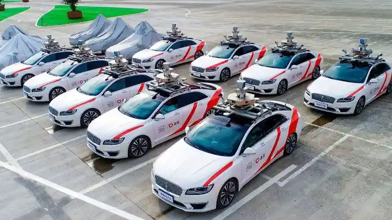 Foto - Cina Uji Coba Taxi Tanpa Pengemudi