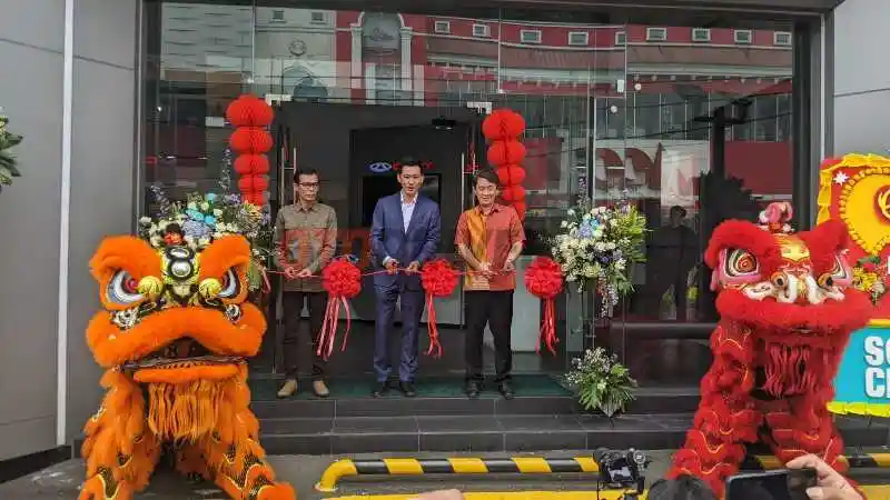 Foto - Perkuat Komitmen di Industri Otomotif Tanah Air, Chery Tambah Diler Baru di Kawasan Jakarta