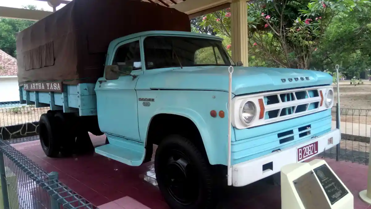 Truk - Dodge 500 Kisah Saksi Bisu Keganasan G30S/PKI