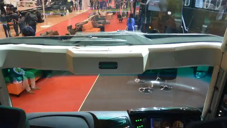 Foto - Tengok Plus-Minus Bus Double Glass Model Tumpuk