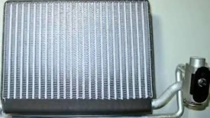 Foto - AC Mobil Berbau Tidak Sedap, Ketahui Penyebabnya