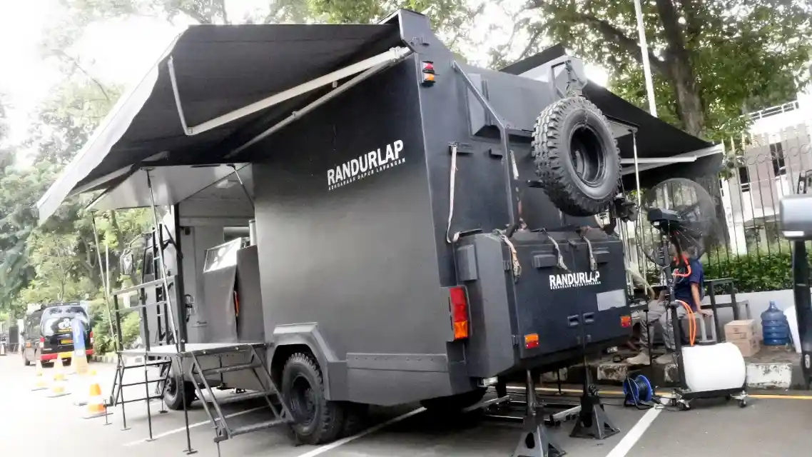 Foto - Melongok Truk Randurlap, Dapur Darurat Ala Militer