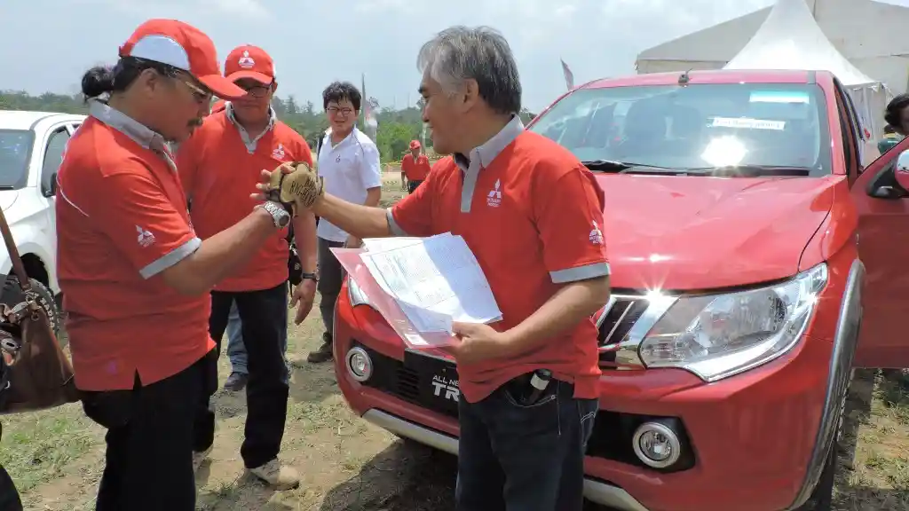 Foto - Mitsubishi All New Triton Tidak Sekadar Membeli, Tapi Diajarkan Kegunaannya