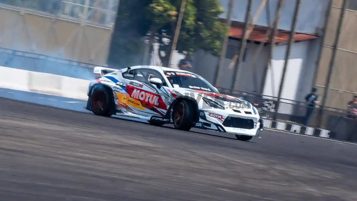 Berita - Ban Dunlop Direzza B02 Unggul Buat Drifting