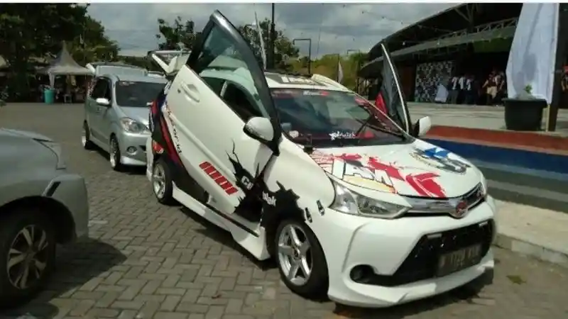 Foto - Ratusan Daihatsu Xenia Kumpul Di Yogyakarta. Ada Apa?
