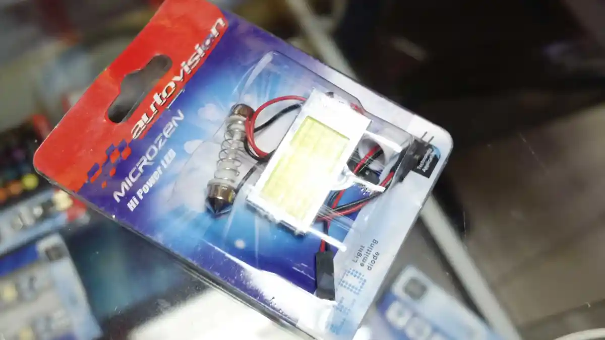 Foto - Mengenal Berbagai Jenis Lampu Mobil 