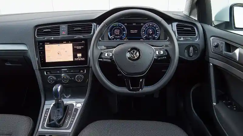 Foto - VW Terpaksa Suntik Mati e-Golf, Apa Penyebabnya?
