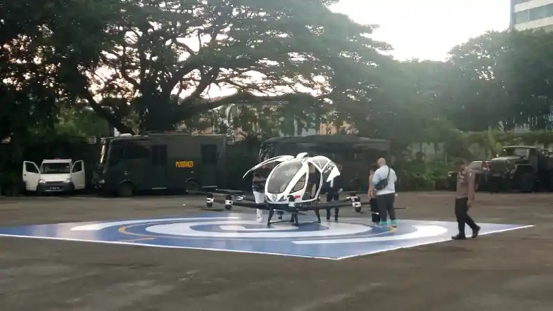 Foto - 100 Unit Mobil Terbang Siap Mengudara di Langit Indonesia 