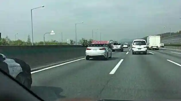 Foto - SPY SHOT: Hyundai Elantra Sport Yang Siap Hadapi Civic Turbo