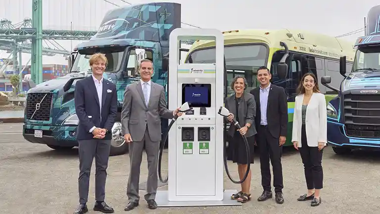 Berita - Amerika Kembangkan Pengisian Listrik Untuk Truk Besar Di Pelabuhan