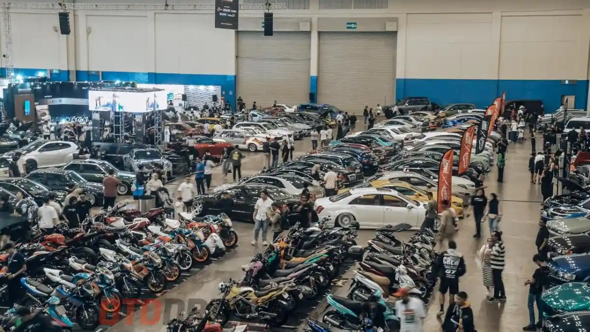 Foto - Pameran Modifikasi Indonesia The Elite Showcase 2025 Ratusan Mobil dan Modifikator Mancanegara