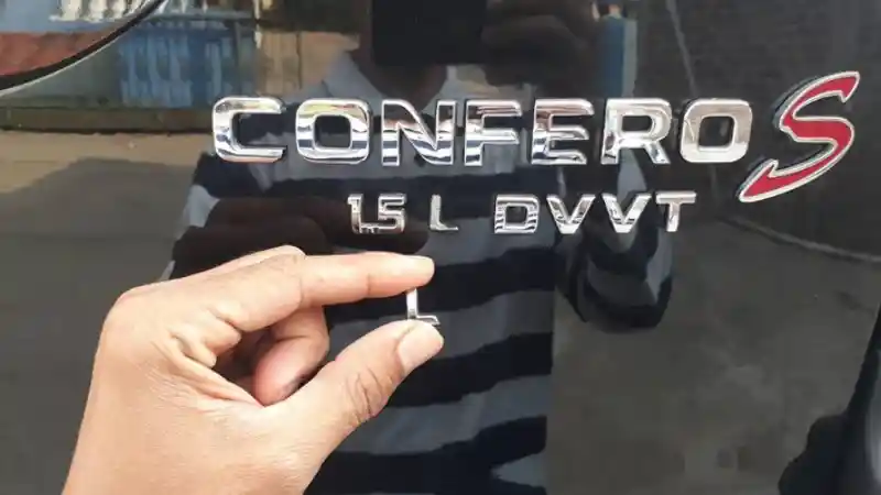 Berita - Emblem Wuling Confero Dikeluhkan Mudah Lepas