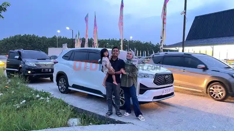 Foto - Mudik In Style 2023: Kijang Innova Zenix, Pilihan Terbaik Mudik Lega dan Irit