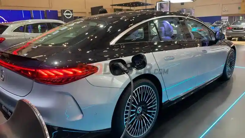 Foto - Dijual Terbatas, Lebih Dekat Dengan Mercedes-Benz EQS Edition One