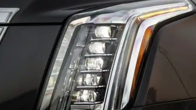 Used Car - Lampu LED Tak Haram Digunakan Mobil Jadul 