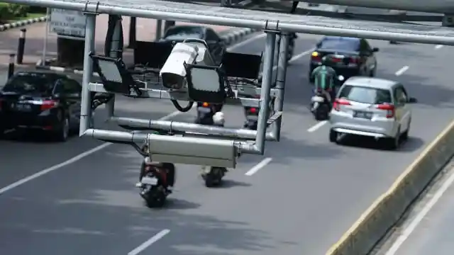 Foto - Kena Tilang ETLE Kini Bisa Bayar Di Tempat