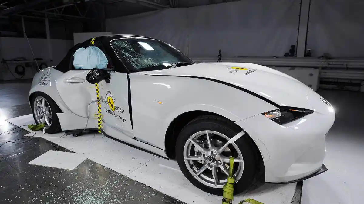 Crash Test - Hasil Crash Test Euro NCAP Mazda MX-5 2015