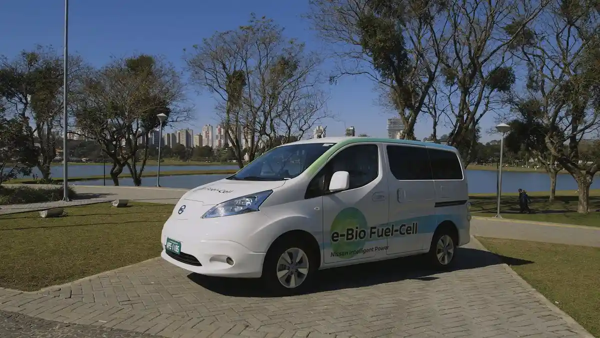Foto - VIDEO: Nissan Evalia Bermesin Masa Depan