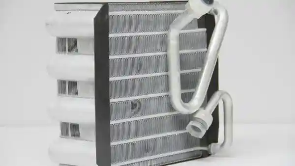 Foto - Penyebab Bau Tak Sedap Pada Hembusan AC Mobil Anda