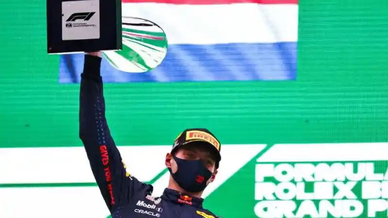 Foto - Verstappen Juarai Balap F-1 Belgia, Mobil 1™ Berikan Apresiasi 