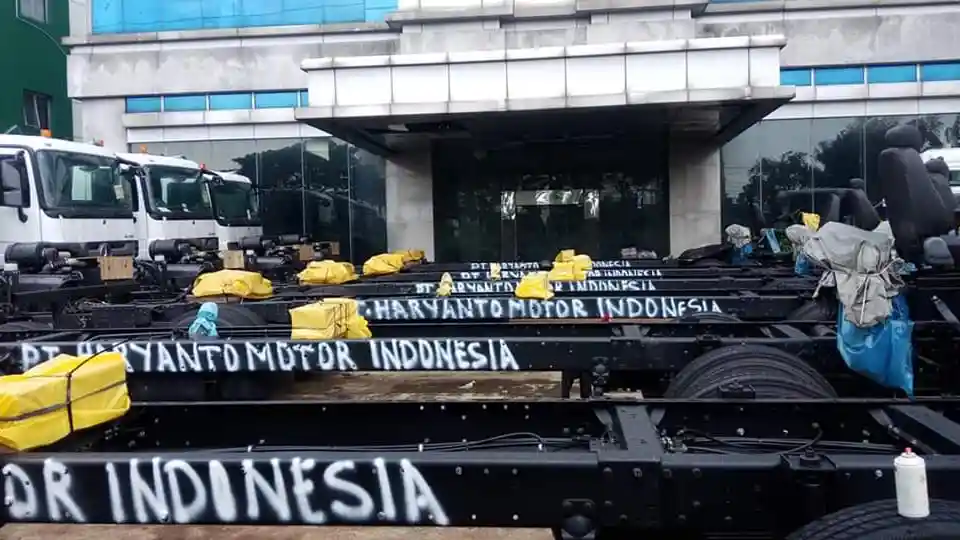 Bus - PO Haryanto Borong Sasis Mercedes-Benz Untuk Lebaran 2020