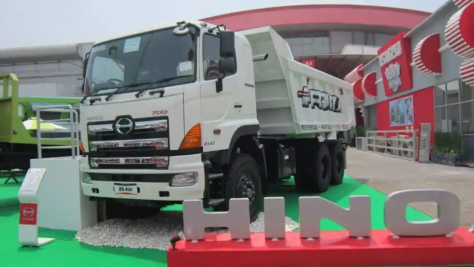 Berita - Hino Indonesia Persiapkan 'Peminum' Biodiesel B30